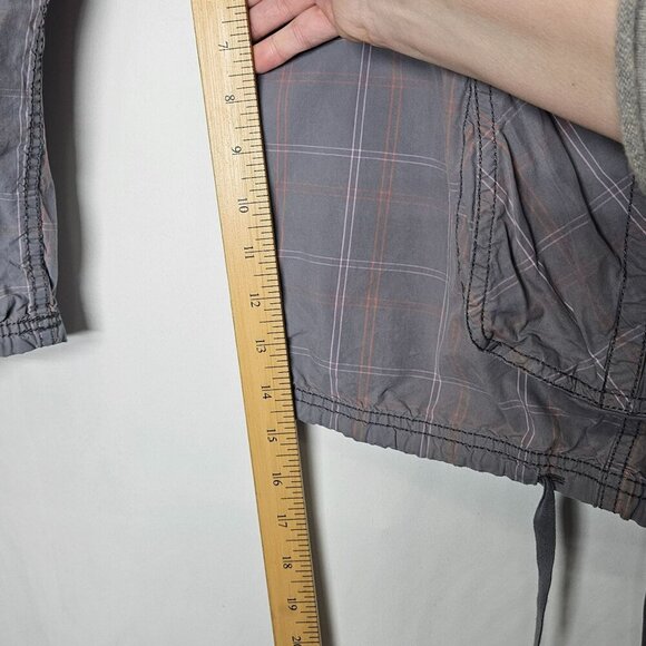 Life Is‎ Good Womens Tall 10/12 Gray Plaid Cargo Capri Pants - Picture 5 of 10
